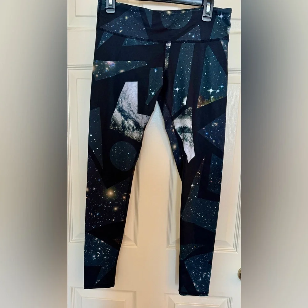 Alo Yoga Airbrush Leggings M Space Print Mid Rise Marble Galaxy Workout Pants
